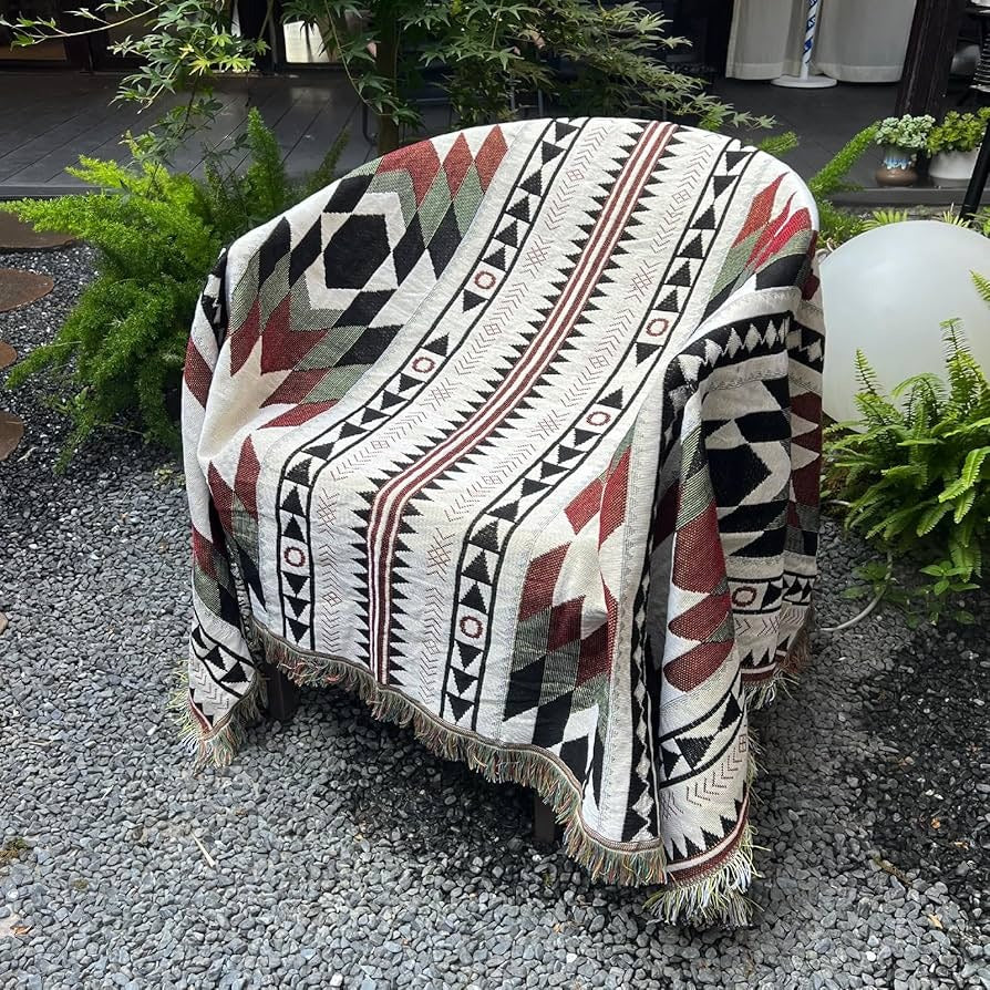 Native Pattern Throw Blanket – Warm Southwestern Design for Home Decor