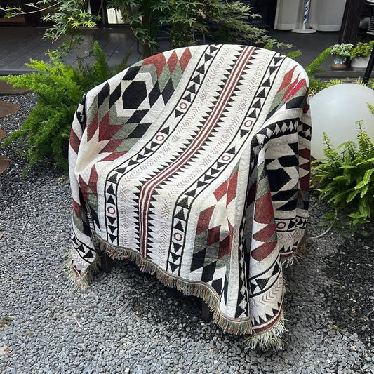 Native Pattern Throw Blanket – Warm Southwestern Design for Home Decor